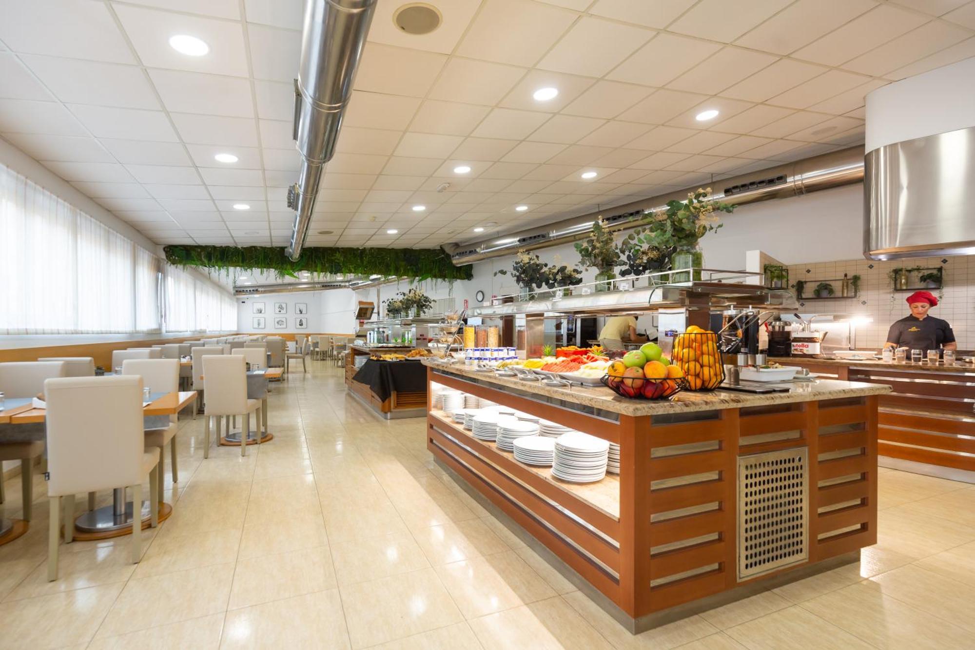 Hotel Daniya & Business 4*