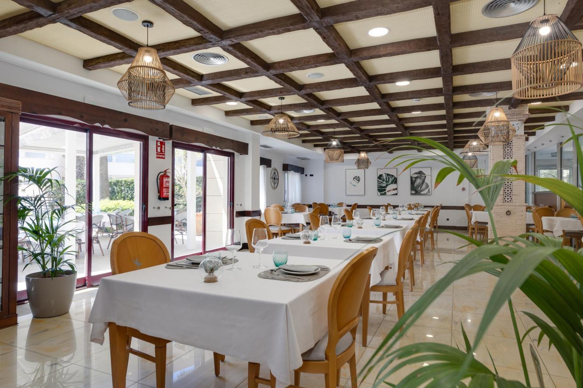 Hotel Daniya & Business 4*
