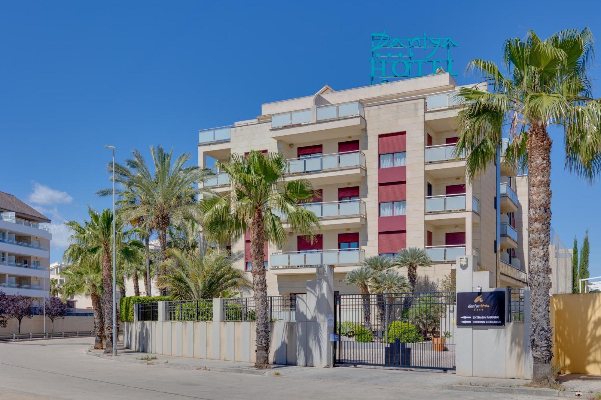 Hotel Daniya & Business 4*