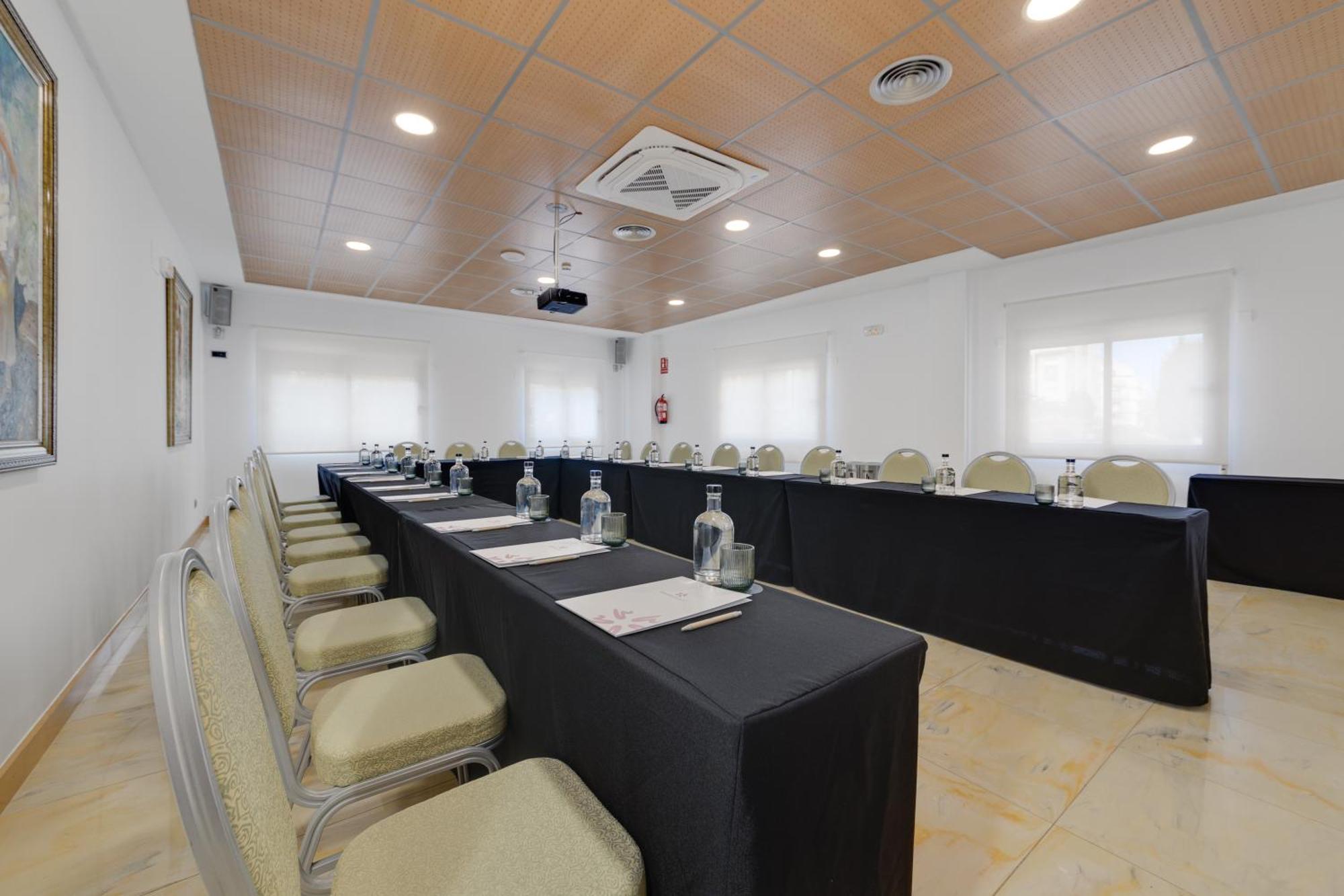 Daniya & Business 4* 4*